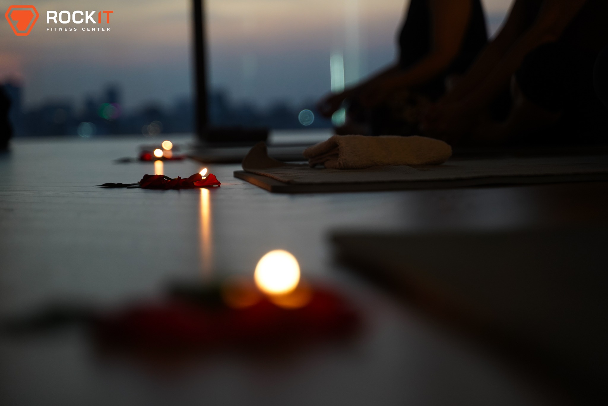 candlelight-yoga-touch-to-understand-a-journey-to-connect-with-the-soul