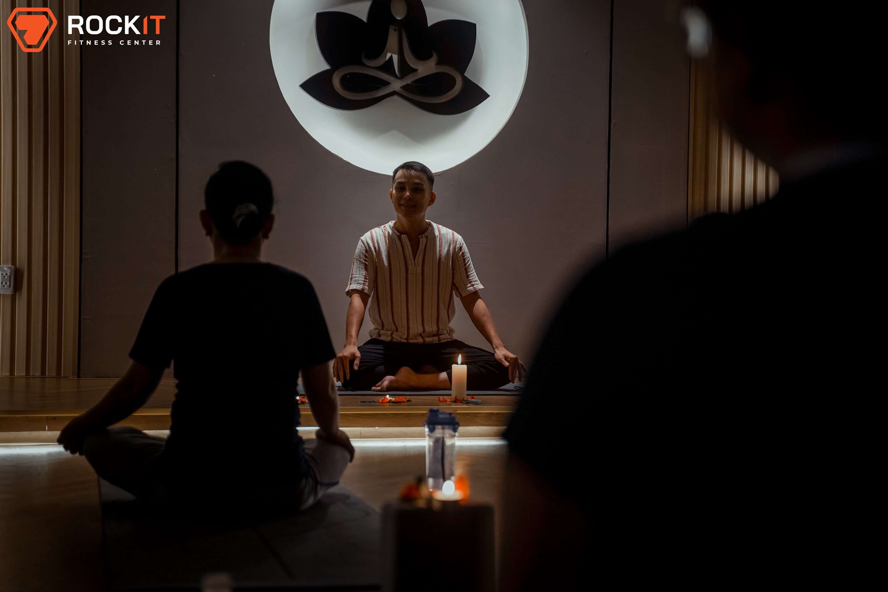 -yoga-thien-nen-trataka-–-giot-nuoc-mat-cua-su-giai-thoat