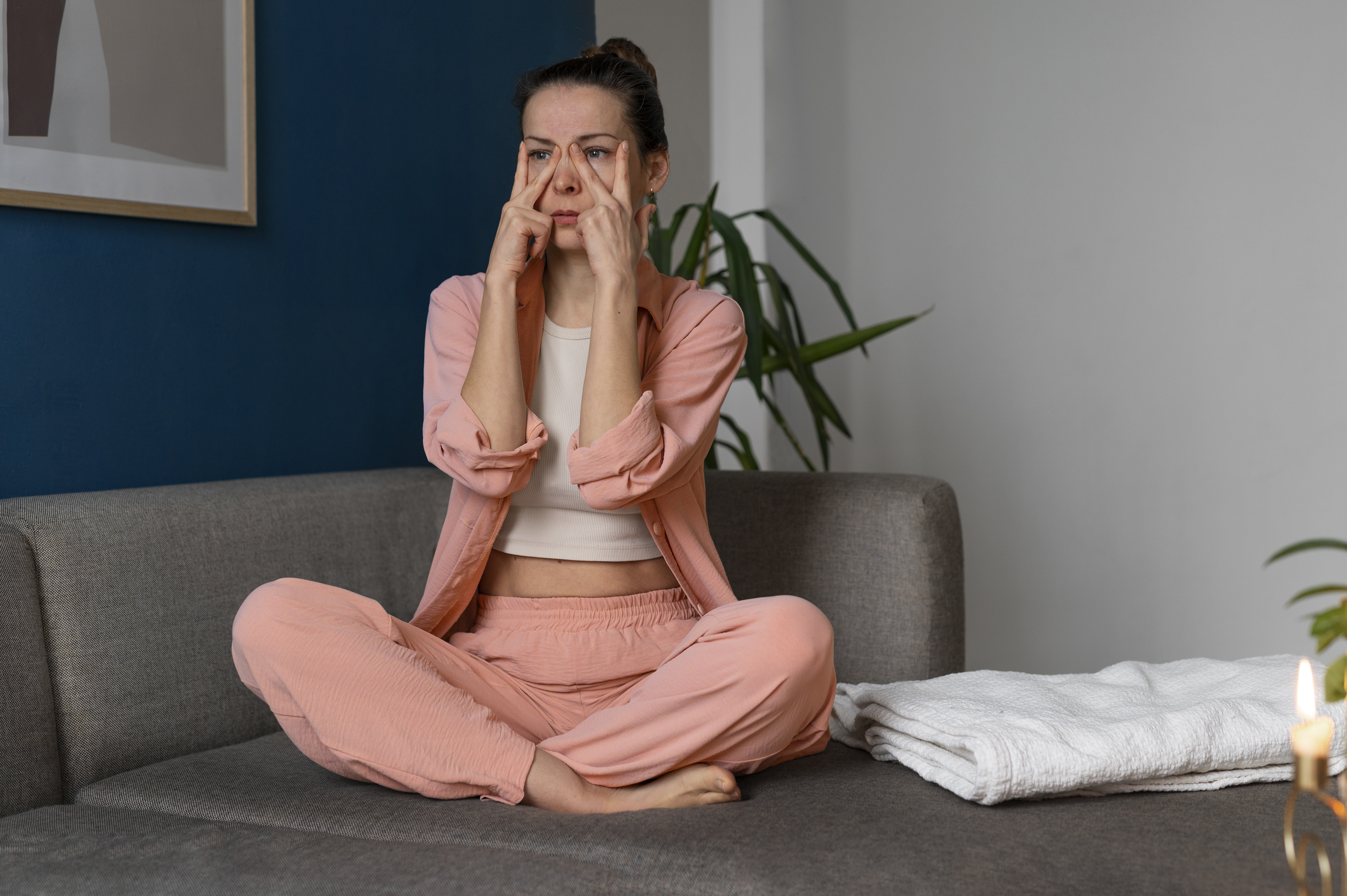 top-6-bai-tap-yoga-an-do-giup-ban-luon-tuoi-tan-moi-ngay
