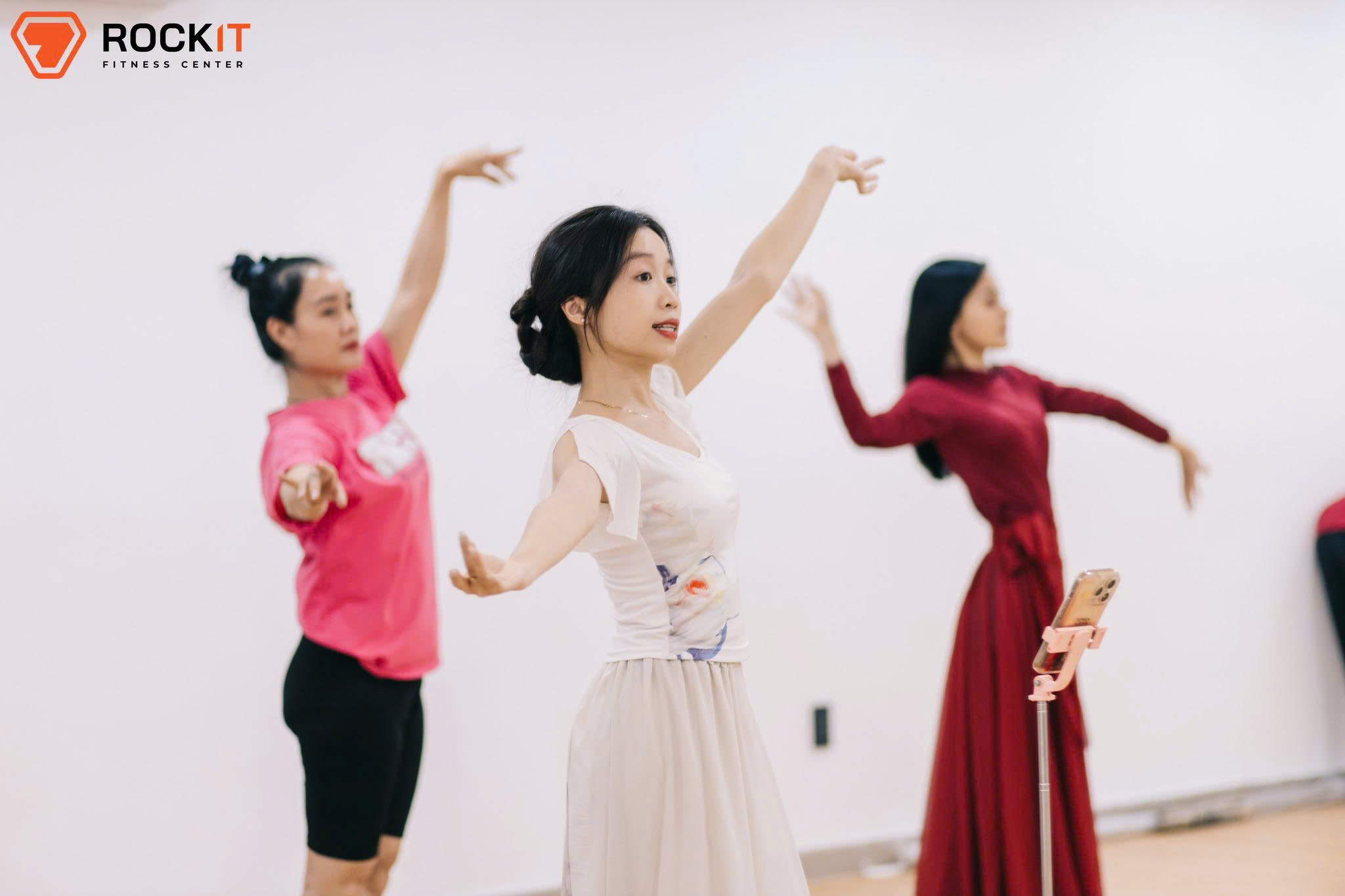 kham-pha-lop-hoc-dance-cho-nguoi-moi-bat-dau