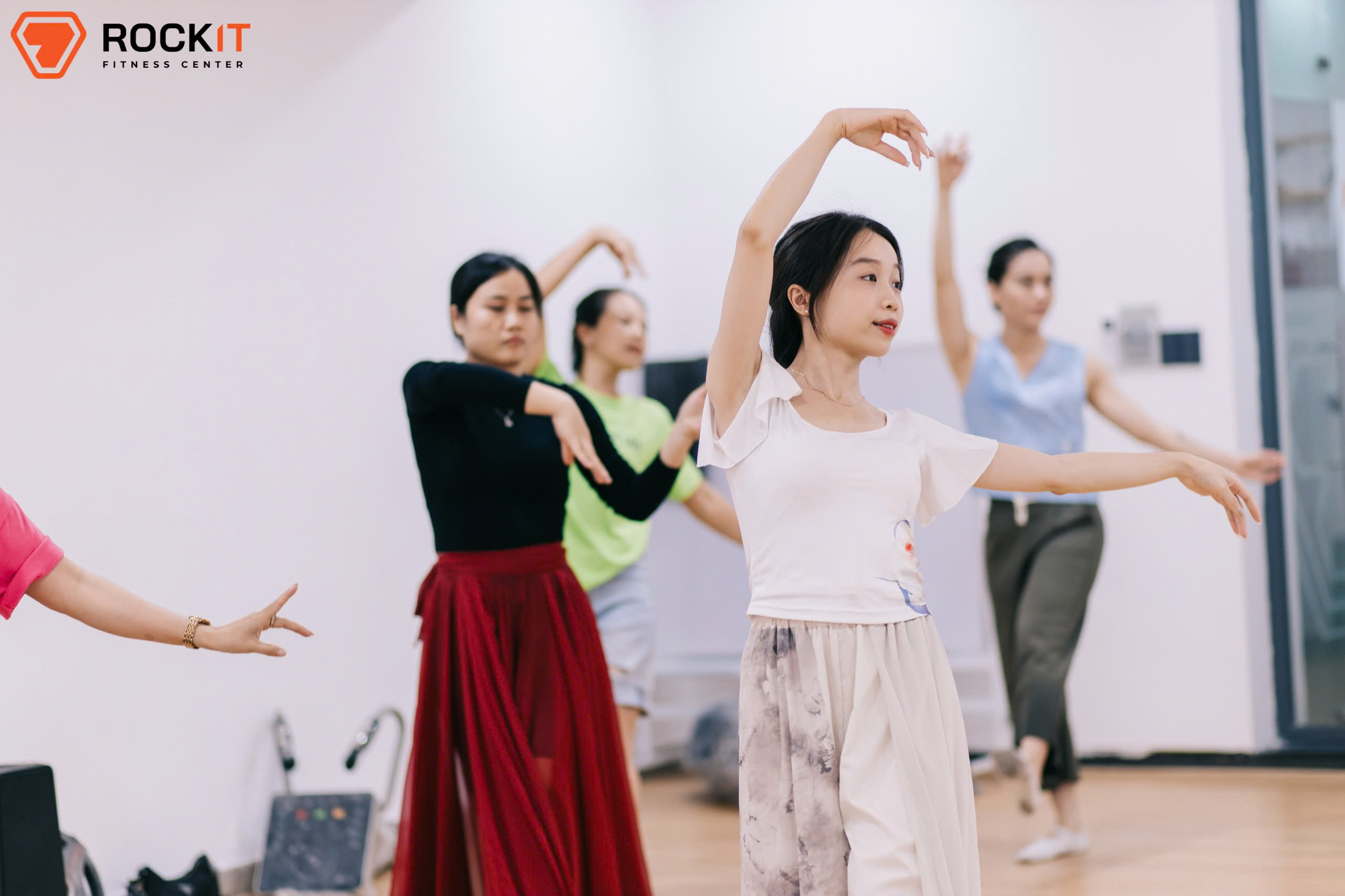 mua-co-trang-nghe-thuat-giao-thoa-giua-suc-khoe-va-net-dep-co-dien