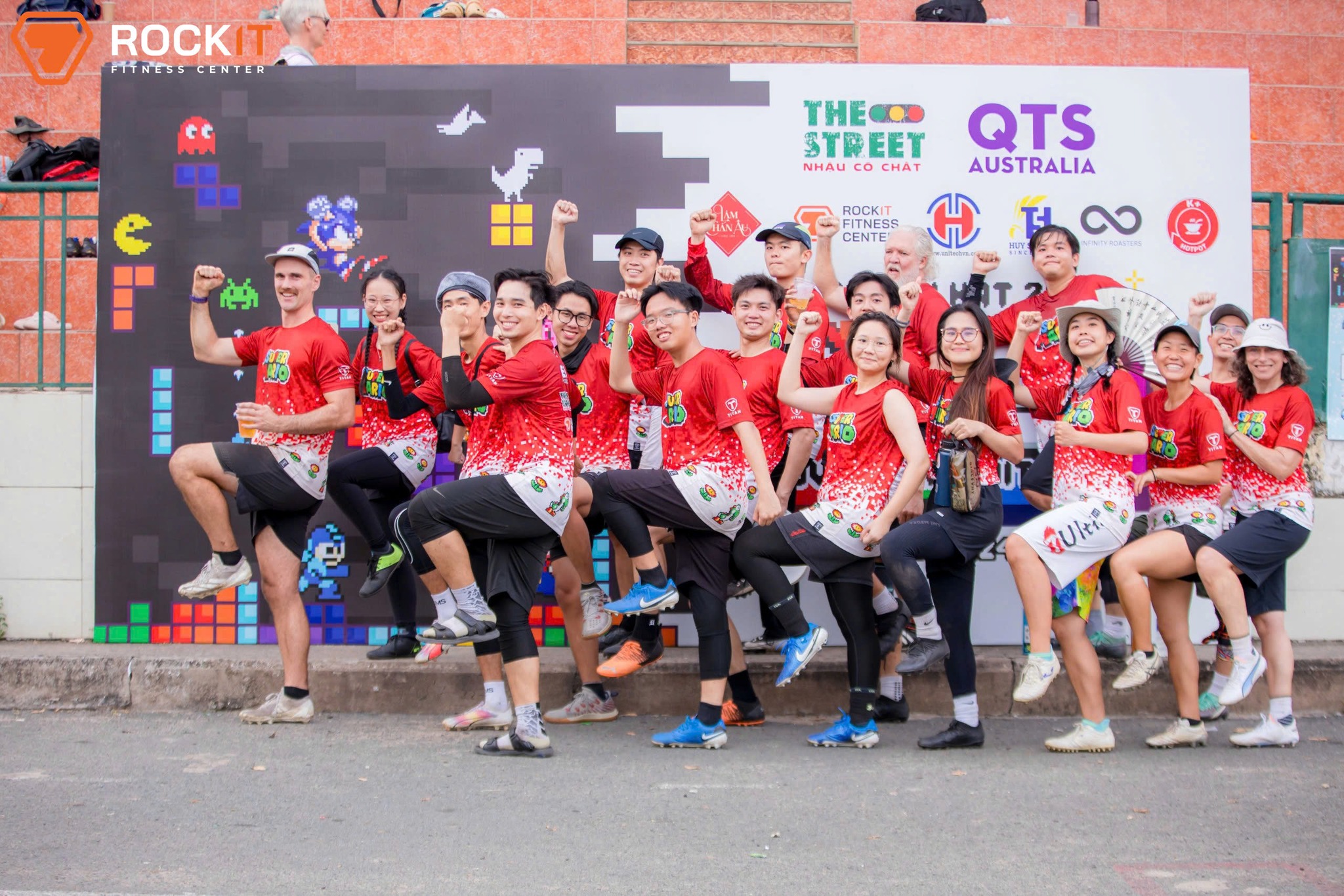 rock-it-dong-hanh-cung-vietnam-hat