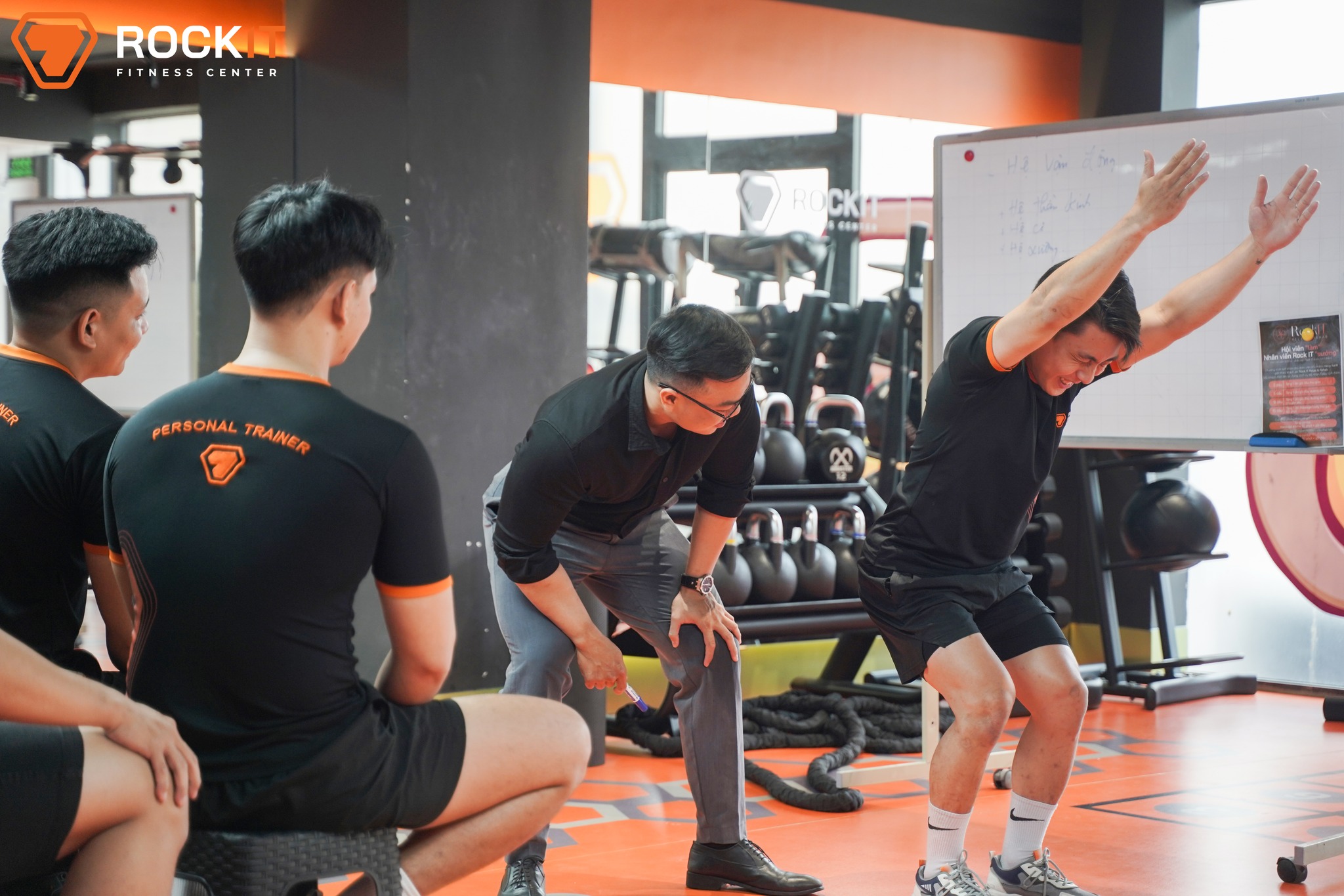 dao-tao-nhan-su-tai-rock-it-fitness-center-luon-duoc-uu-tien-hang-dau