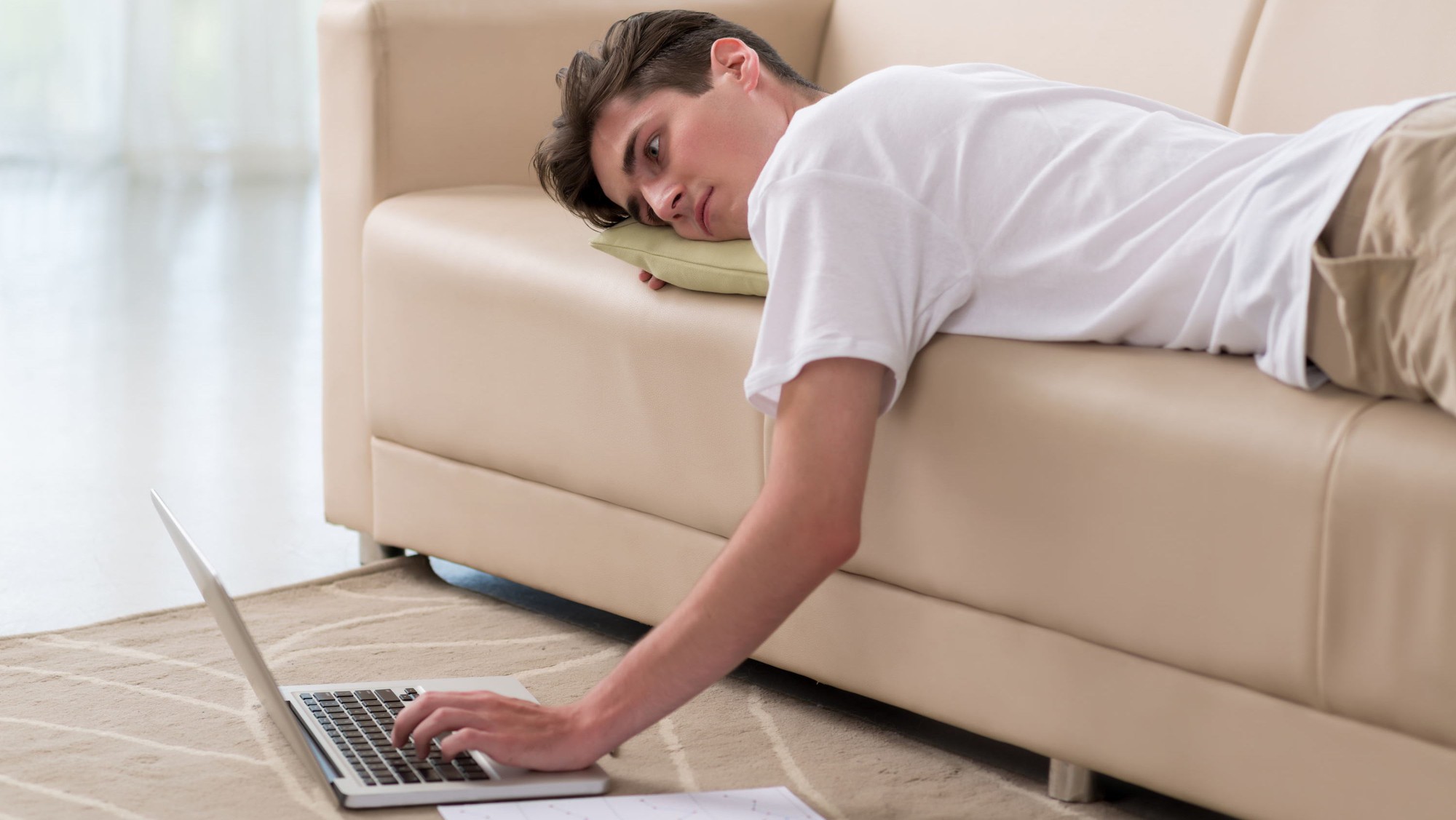 thoi-quen-thuong-ngay-am-tham-gay-nguy-co-dot-quy